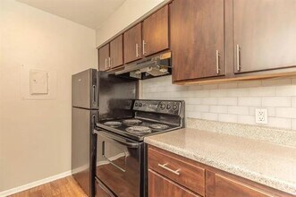 6897 Meadow Rd in North Richland Hills, TX - Building Photo - Building Photo