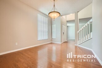 1240 Wyndham Pine Dr in Apopka, FL - Building Photo - Building Photo