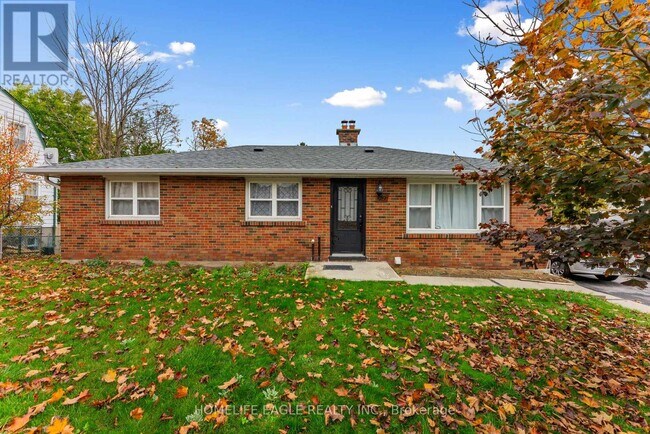 79 Simcoe Rd in Bradford West Gwillimbury, ON - Building Photo - Building Photo