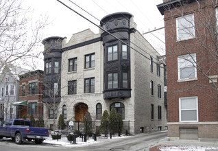 814 W Roscoe St in Chicago, IL - Building Photo - Building Photo