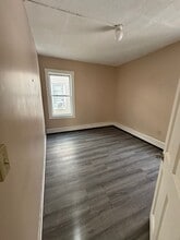 53 Brook St, Unit 3 in Lawrence, MA - Foto de edificio - Building Photo