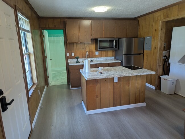 108 Business Park Cir, Unit A1