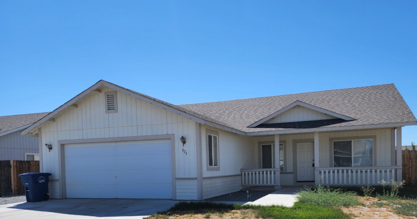 373 Colorado Ln in Fallon, NV - Building Photo