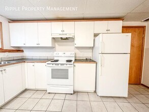 5120-5142 42 St in Olds, AB - Building Photo - Building Photo