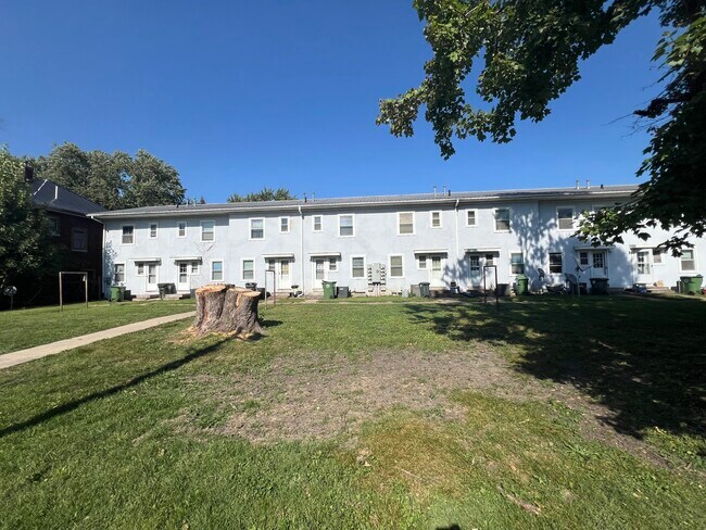 124 Locust St, Unit 124 Locust in Waterloo, IA - Building Photo - Building Photo