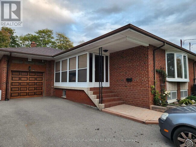 94 Camborne Ave in Toronto, ON - Building Photo - Building Photo
