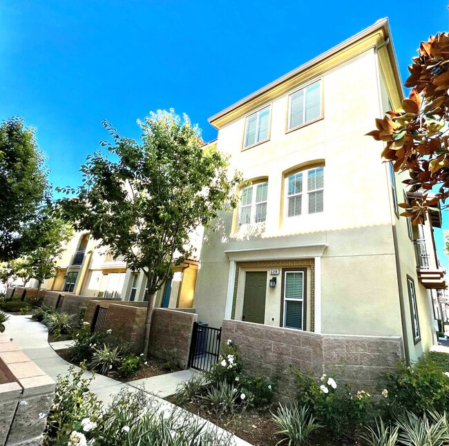 property at 6398 Volans Ct