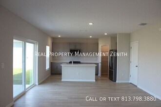 2115 Stillview Pass in Zephyrhills, FL - Building Photo - Building Photo
