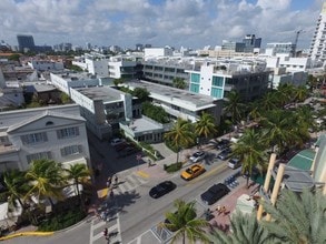 1446 Ocean Dr in Miami Beach, FL - Building Photo - Building Photo