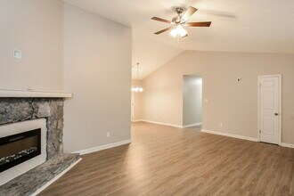 6924 Hickory Log Rd in Austell, GA - Building Photo - Building Photo