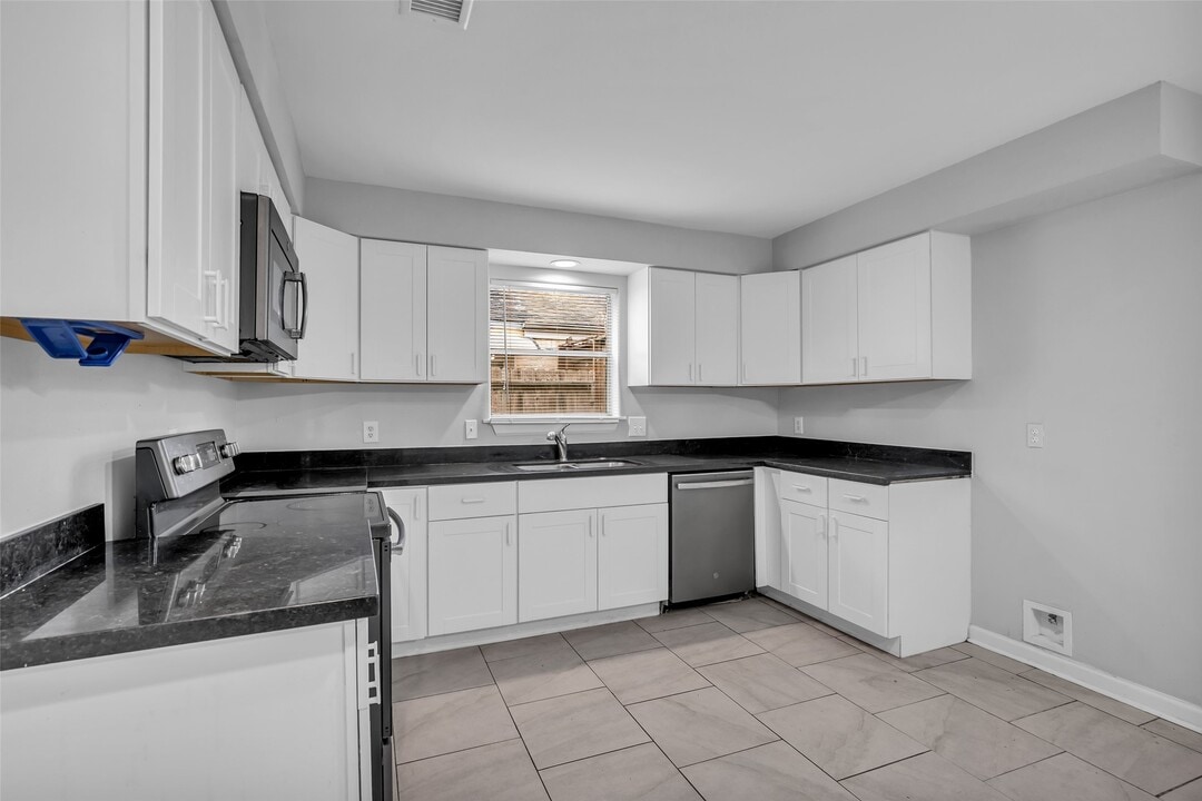 4407 Hickory Grove Dr in Houston, TX - Building Photo