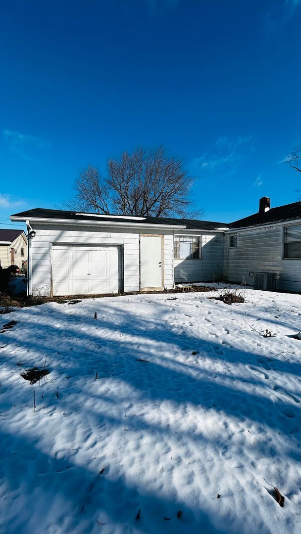 428 N Main St in Albany, IN - Building Photo - Building Photo