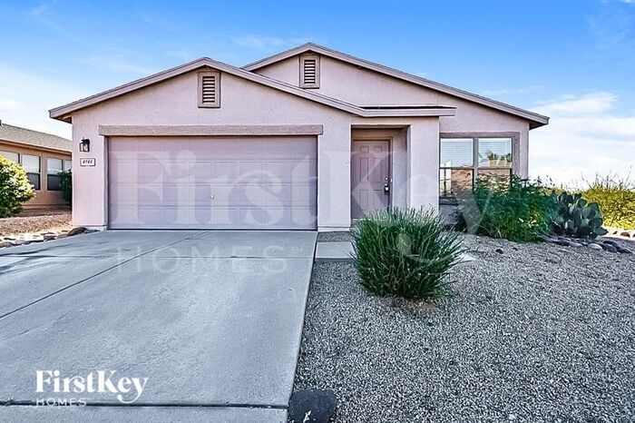 8780 E Green Branch Ln in Tucson, AZ - Building Photo