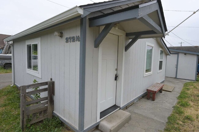 property at 272 1/2 W Maple St