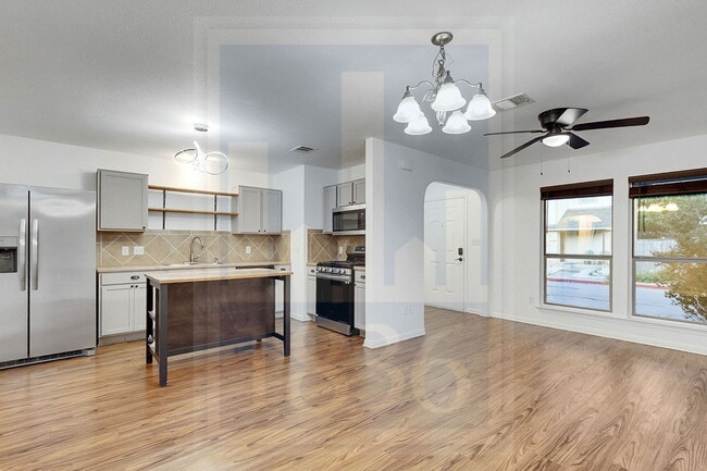 4622 Credo Lane in Austin, TX - Building Photo - Building Photo