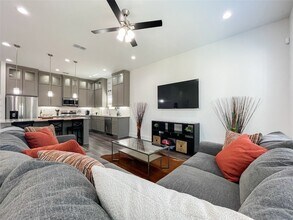 1838 Life Ave in Dallas, TX - Building Photo - Building Photo