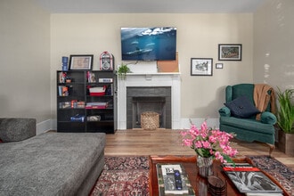 500 W Rosemary St in Chapel Hill, NC - Foto de edificio - Building Photo