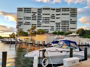 4201 N Ocean Blvd in Boca Raton, FL - Building Photo - Building Photo