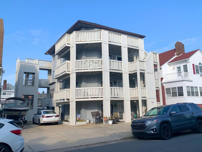 property at 104 S Frankfort Ave