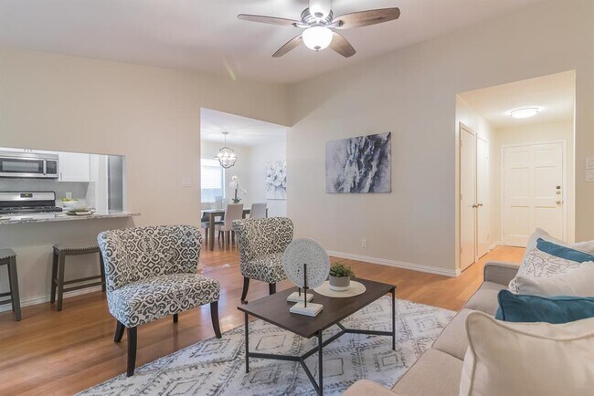 10102 Missel Thrush Dr in Austin, TX - Building Photo - Building Photo