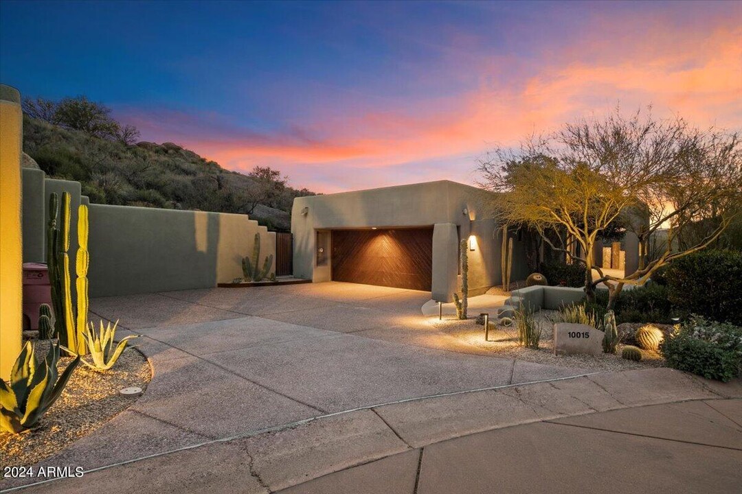 10015 Graythorn Dr in Scottsdale, AZ - Building Photo