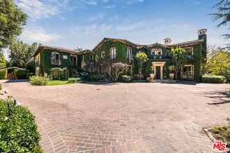 1550 Amalfi Dr in Los Angeles, CA - Building Photo - Building Photo