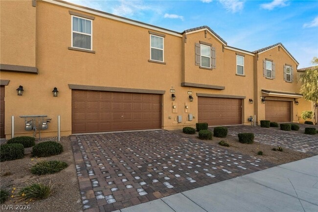 property at 1299 Raritan Pl