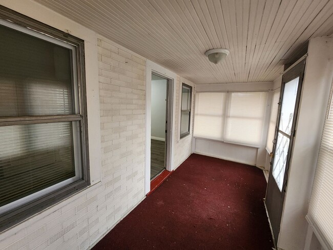 1490 Clara Ave in Louisville, KY - Building Photo - Building Photo