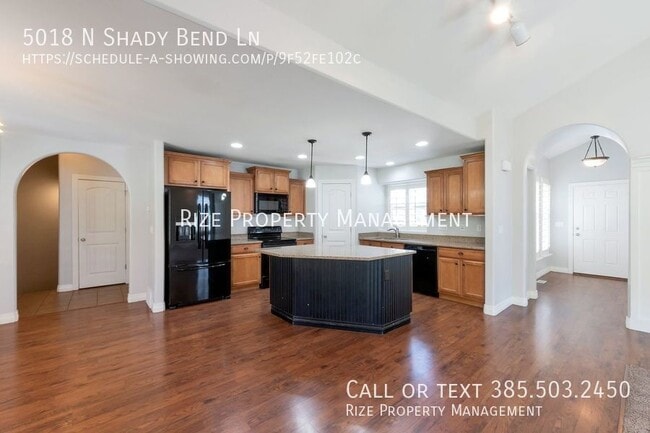 property at 5018 N Shady Bend Ln