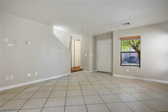 4928 Secret Rock St in Las Vegas, NV - Building Photo - Building Photo