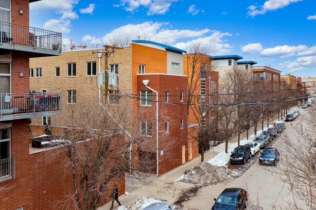 16 N May St in Chicago, IL - Foto de edificio - Building Photo