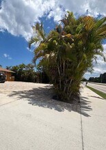 1257 SE Airoso Blvd in Port St. Lucie, FL - Building Photo - Building Photo