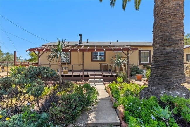 property at 1716 Cedar St