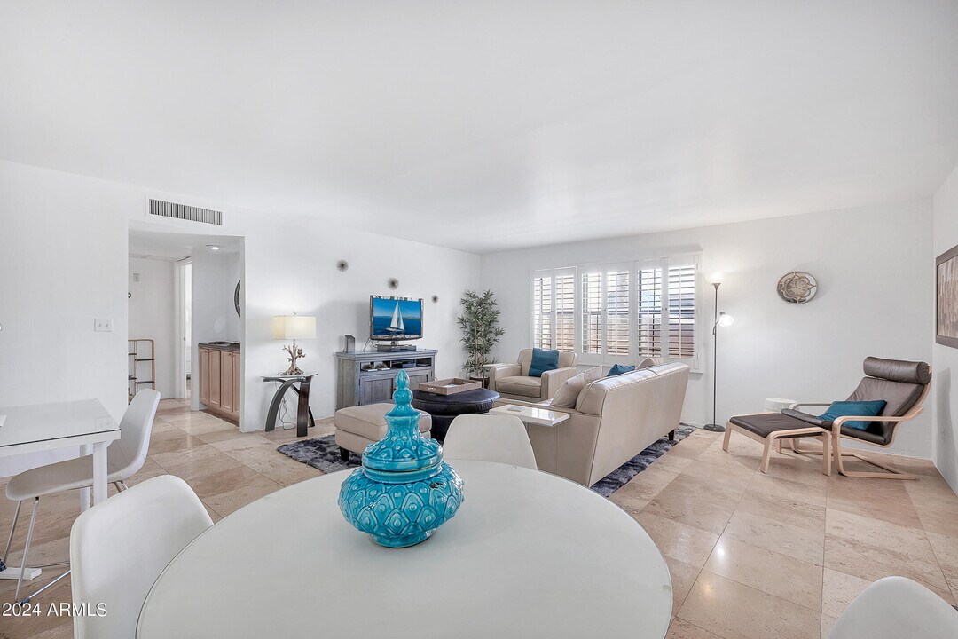 5102 N 31st Pl in Phoenix, AZ - Building Photo