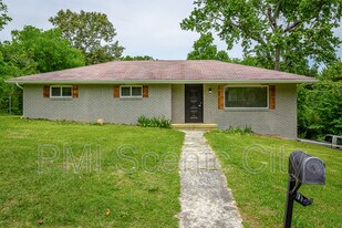 1375 Orbit Dr in Chattanooga, TN - Building Photo