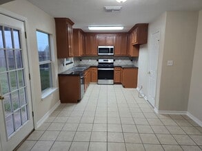 707 Mockingbird St in Navasota, TX - Building Photo - Building Photo