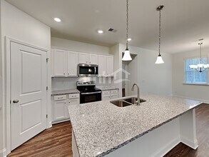 732 Callan Ct in Holly Springs, GA - Building Photo - Building Photo