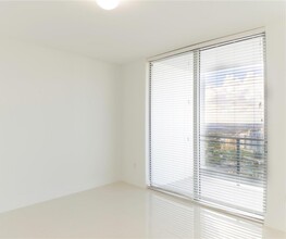 90 SW 3rd St, Unit 3408 in Miami, FL - Building Photo - Building Photo