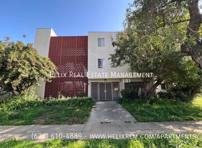 property at 1313 Huntington Dr