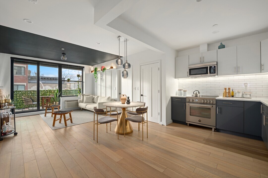 282 Eldert St in Brooklyn, NY - Building Photo