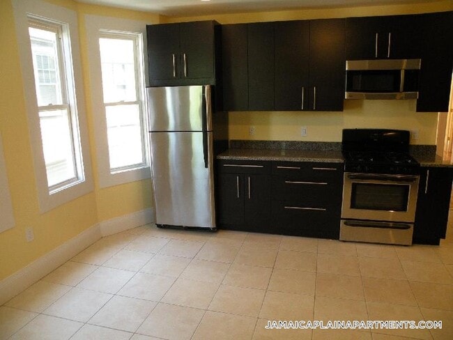 3147-3149 Washington St., Unit 1 in Boston, MA - Foto de edificio - Building Photo