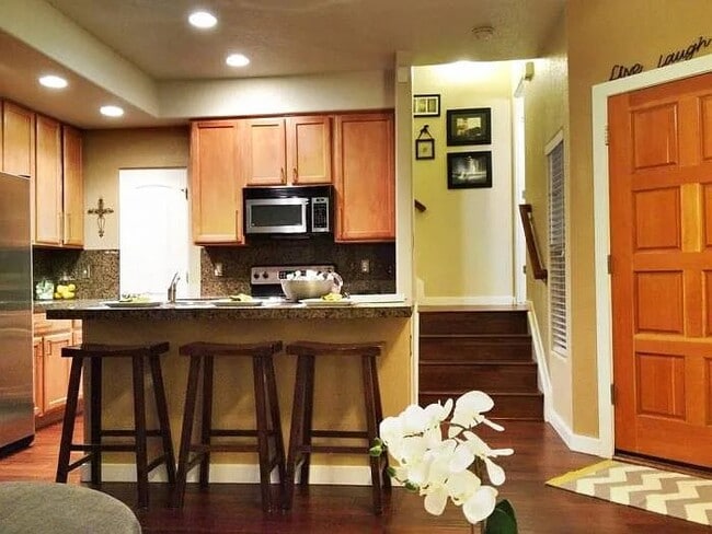 9876 Martin Luther King Junior Boulevard, Unit Townhouse
