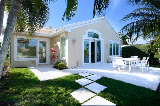 17080 Crossgate Dr in Jupiter, FL - Building Photo - Building Photo