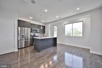 1939 N Darien St in Philadelphia, PA - Foto de edificio - Building Photo