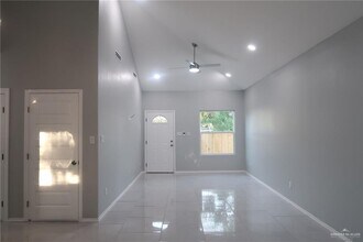 2409 W Hackberry Ave in McAllen, TX - Building Photo - Building Photo