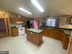 772 Quarry Rd in Bunker Hill, WV - Building Photo - Building Photo