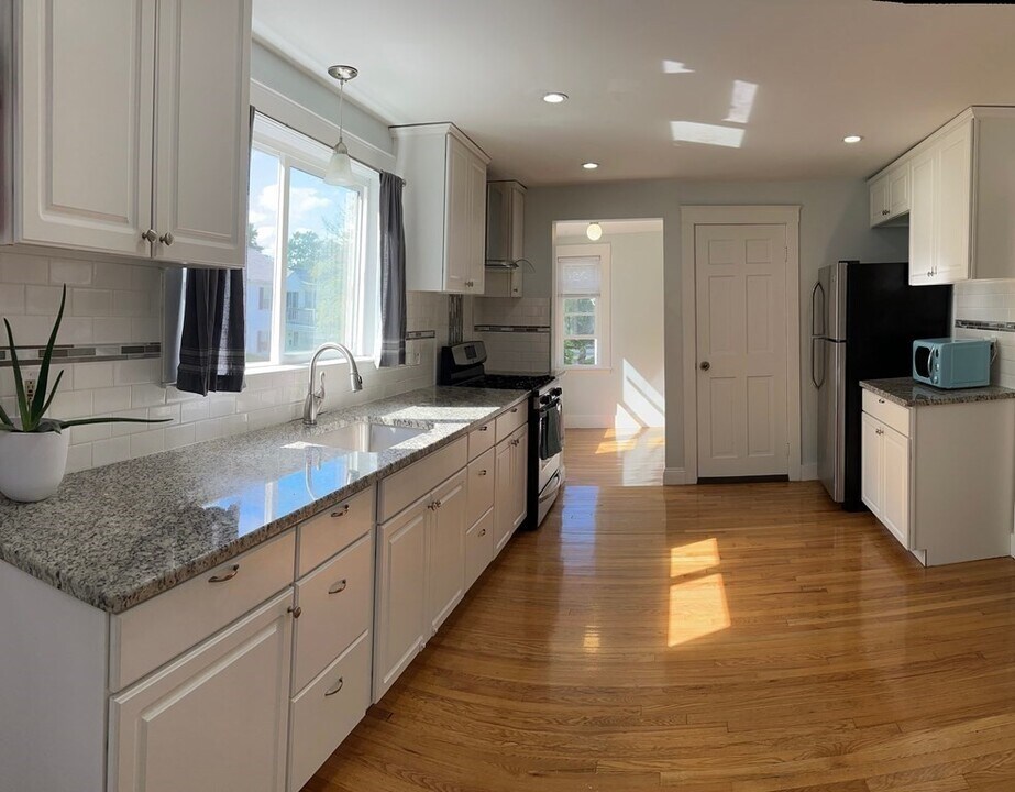 36 Whiton Ave in Quincy, MA - Building Photo