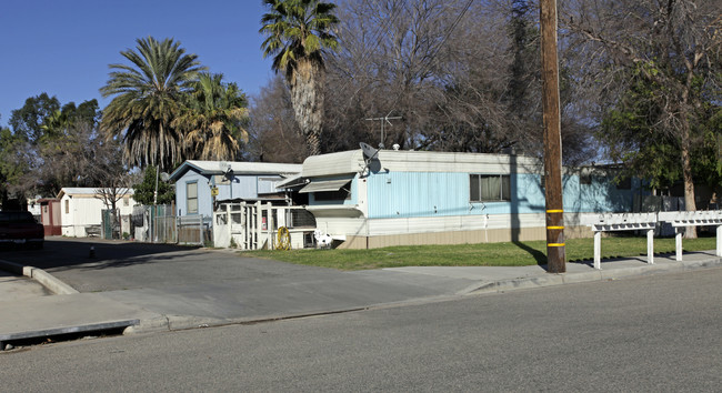 14224 Whittram Ave in Fontana, CA - Building Photo - Building Photo