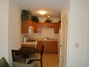 103 Highland Pl, Unit 2 in Ithaca, NY - Foto de edificio - Building Photo
