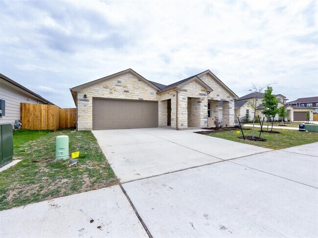 116 Greenspire Ln in Hutto, TX - Building Photo - Building Photo